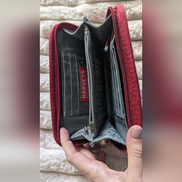 HARVEY'S Original Seatbelt Bag Wallet Crimson - Picture 3 of 5